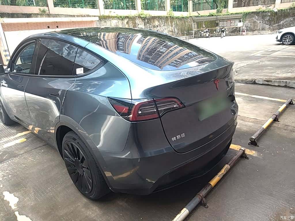 Tesla Model Y, 2021 все фото