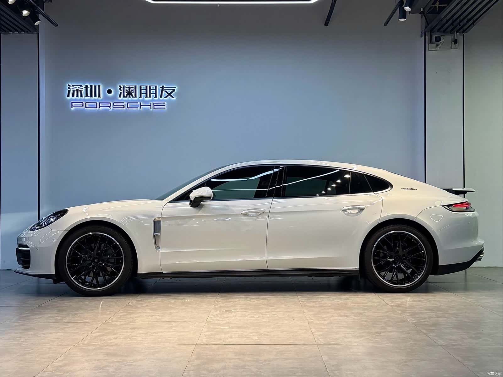 Porsche Panamera, 2022 3