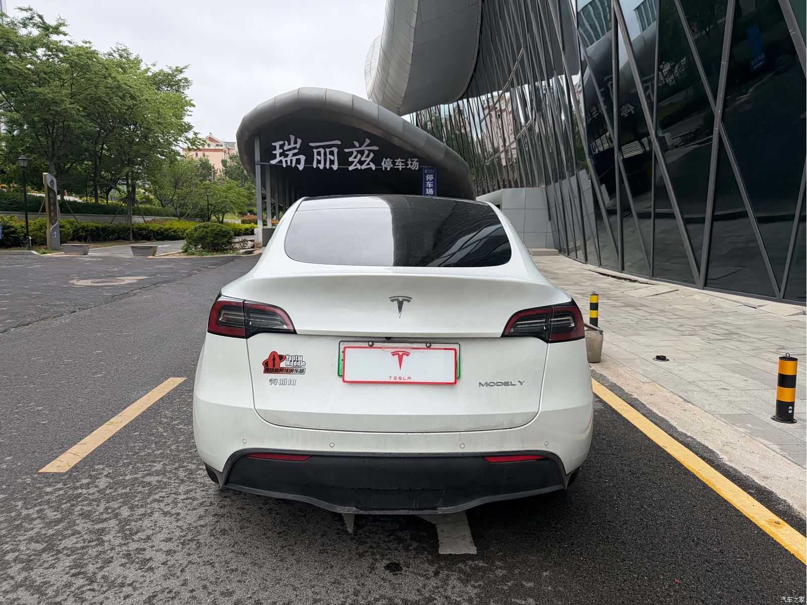 Tesla Model Y, 2021 все фото