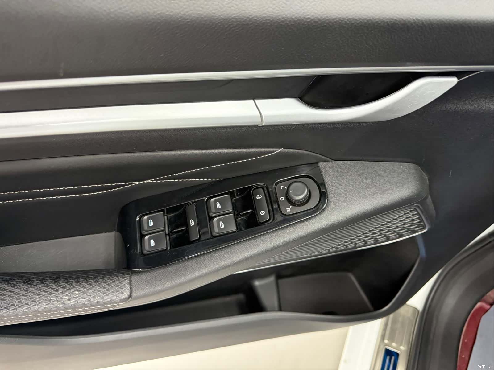 Geely Emgrand, 2022 13