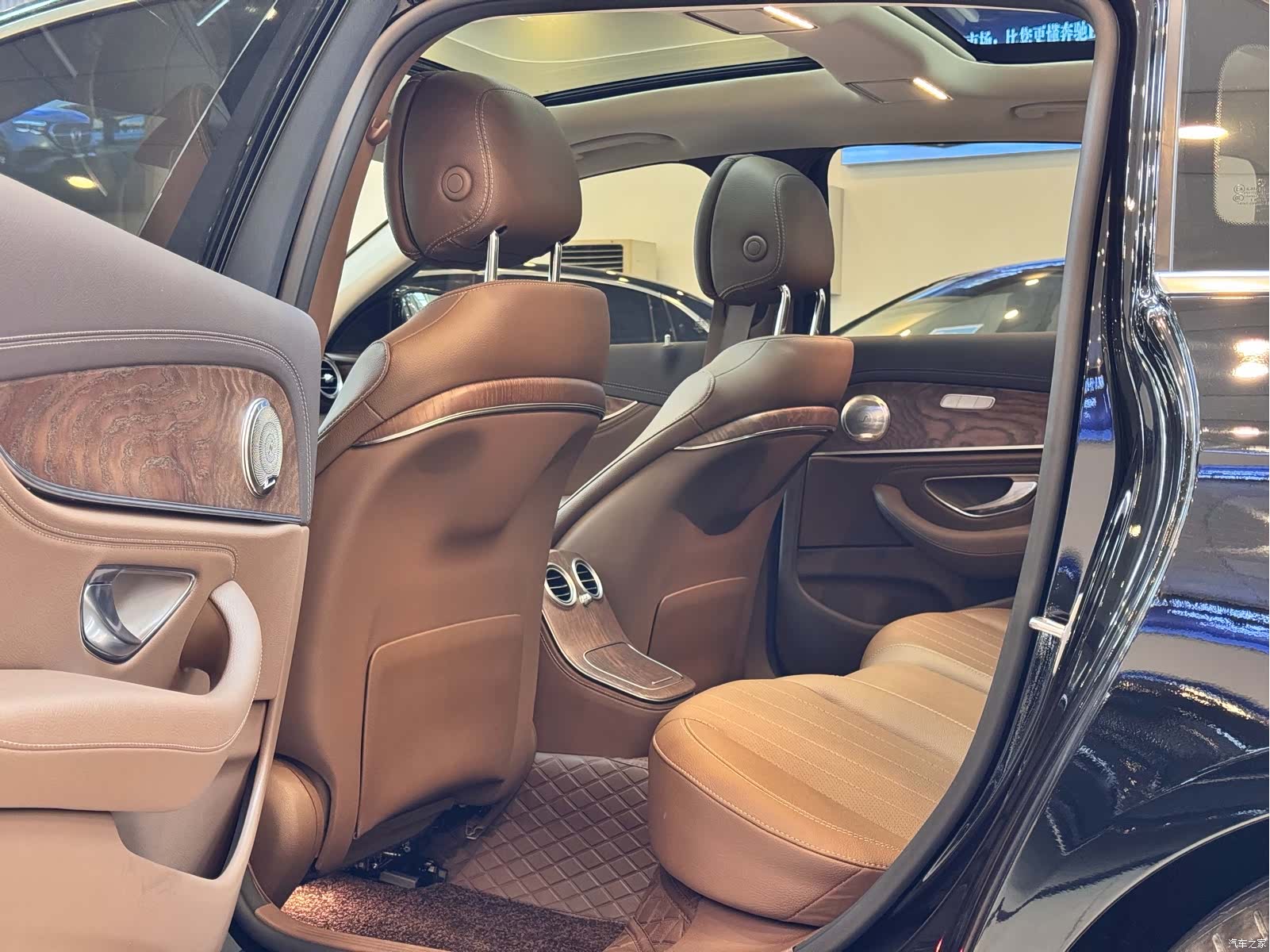 Mercedes-Benz E-Class, 2023 9