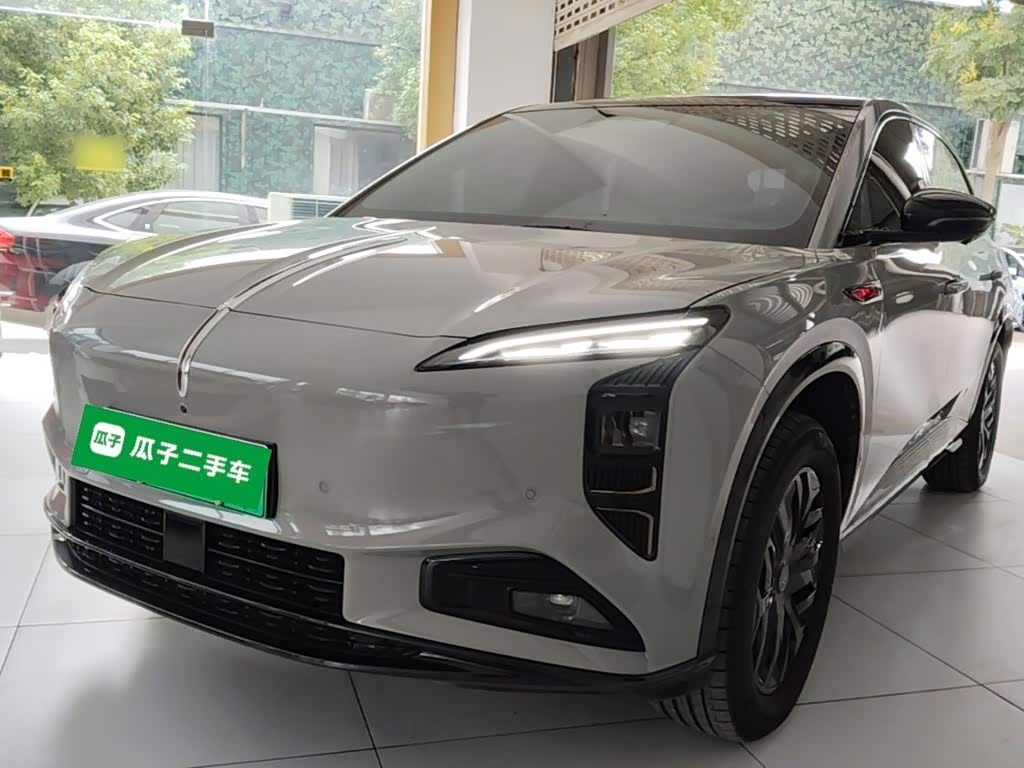 Hongqi 08