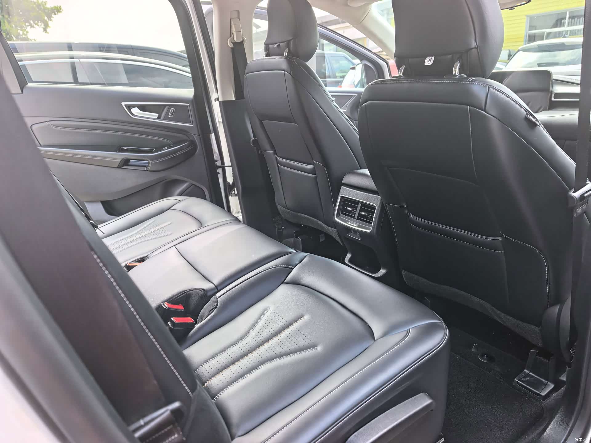 Ford Edge, 2022 7