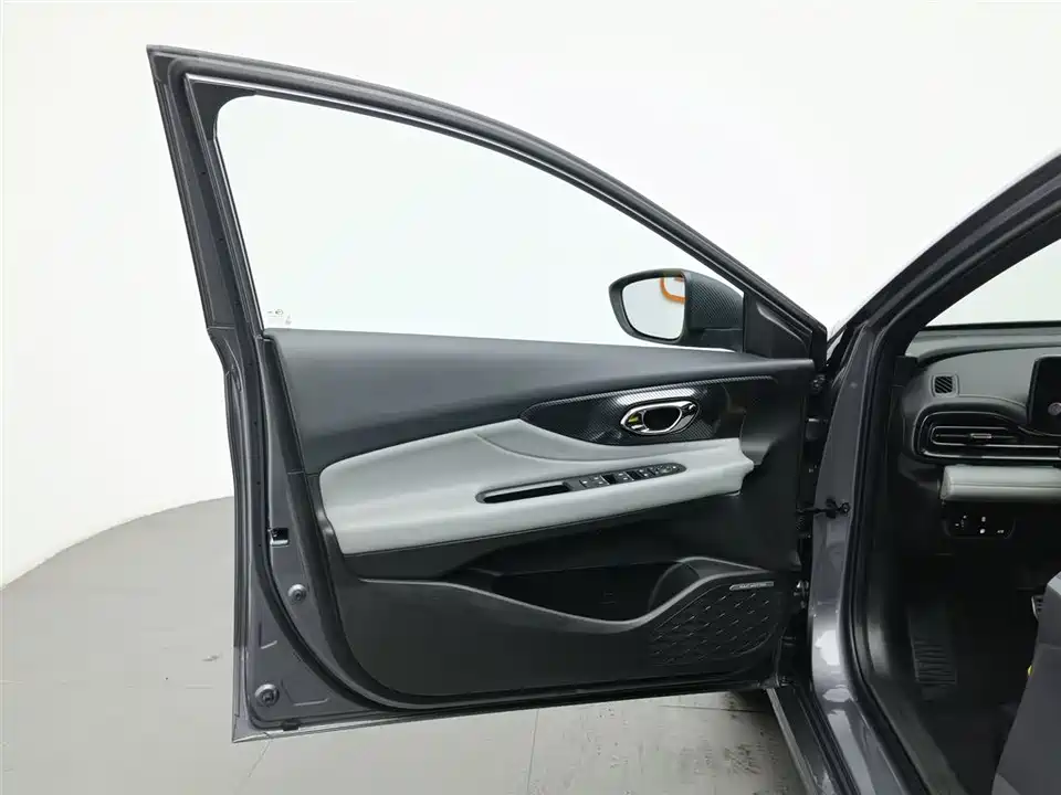 Trumpchi Shadow Leopard