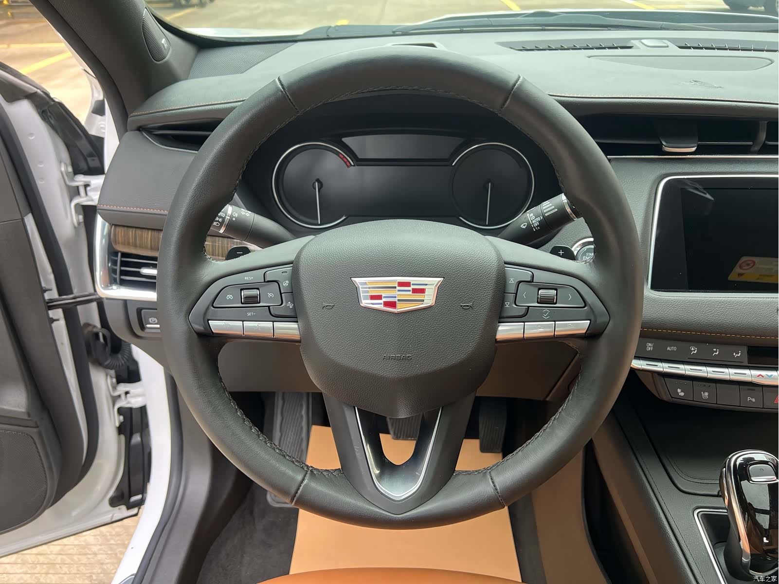 Cadillac XT4, 2023 13