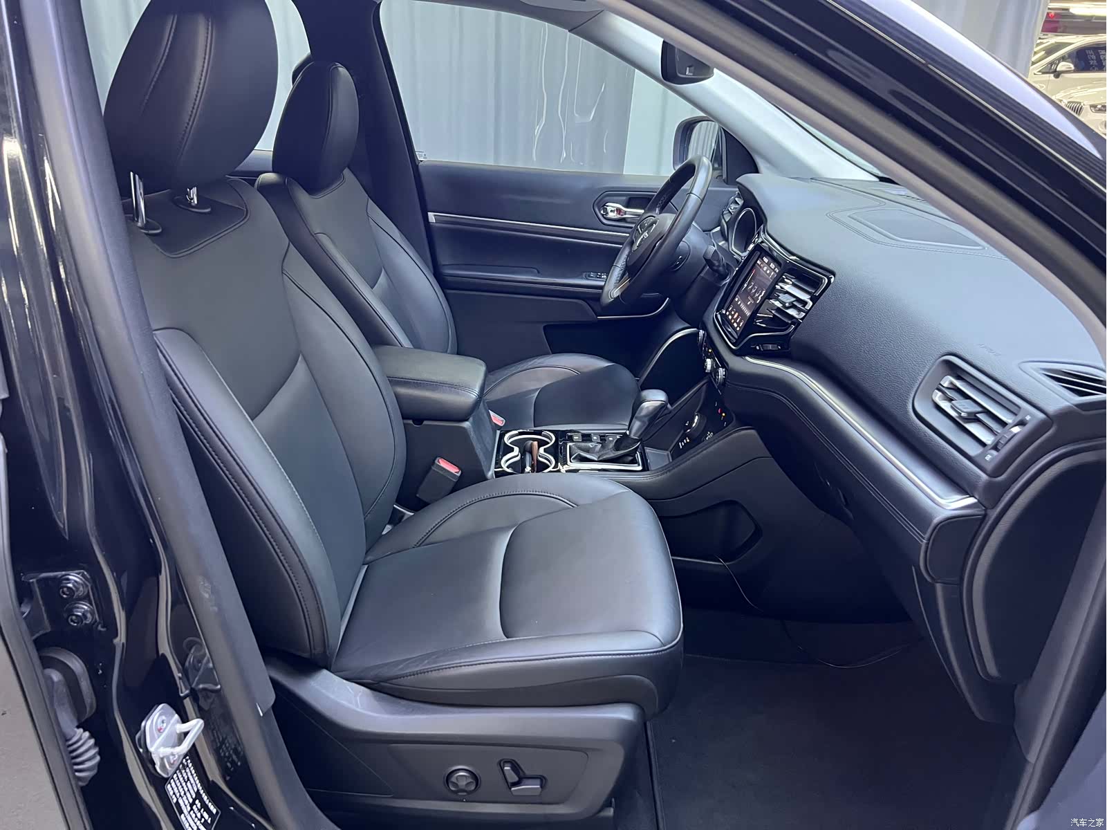 Jeep Grand Commander, 2018 14