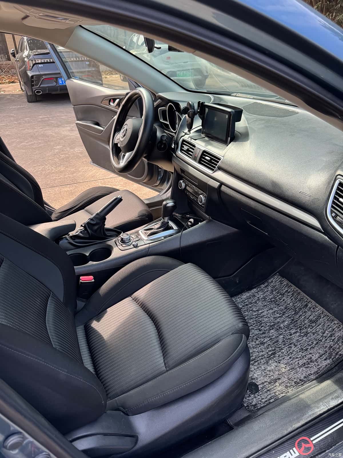 Mazda Mazda3, 2016 9