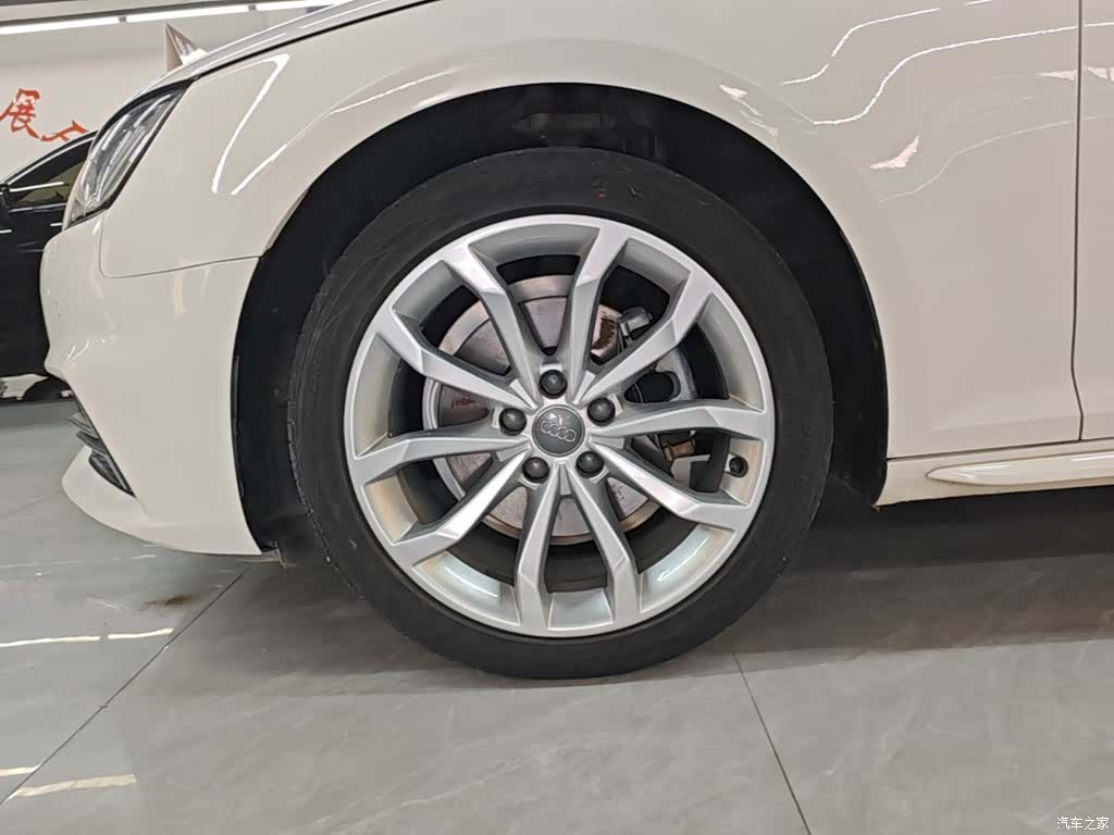 Audi A4L, 2018 23
