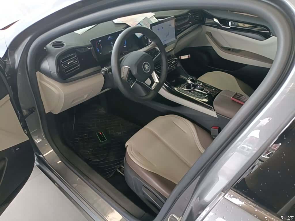 BYD Qin, 2023 16