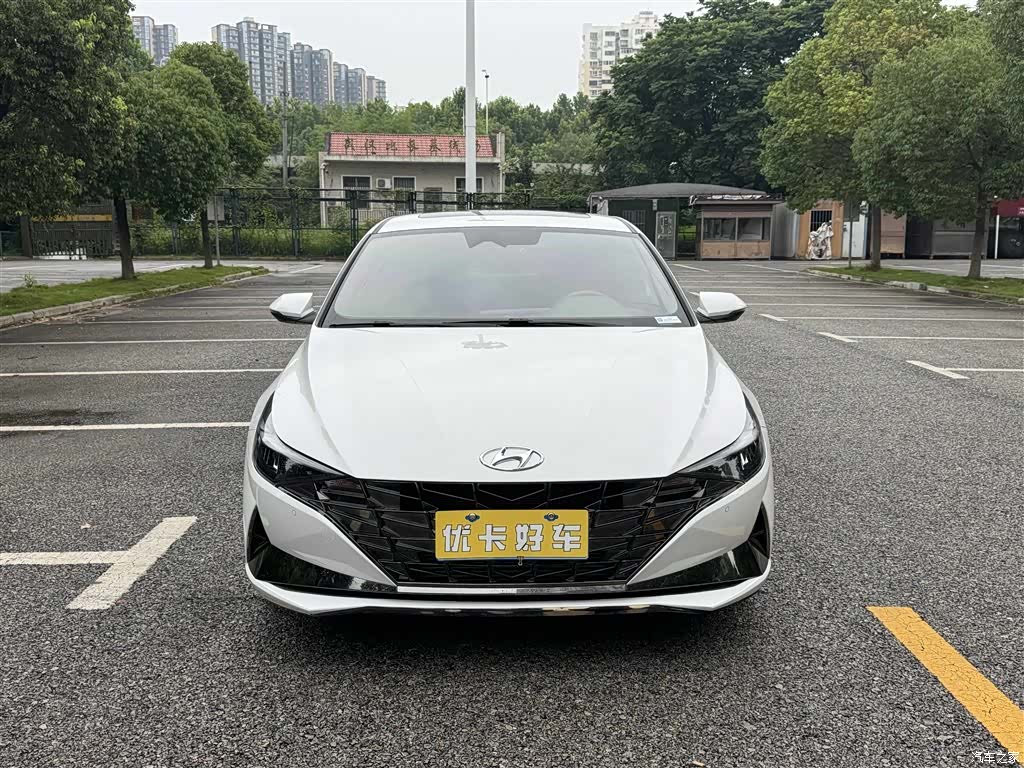 Hyundai Elantra, 2023 2