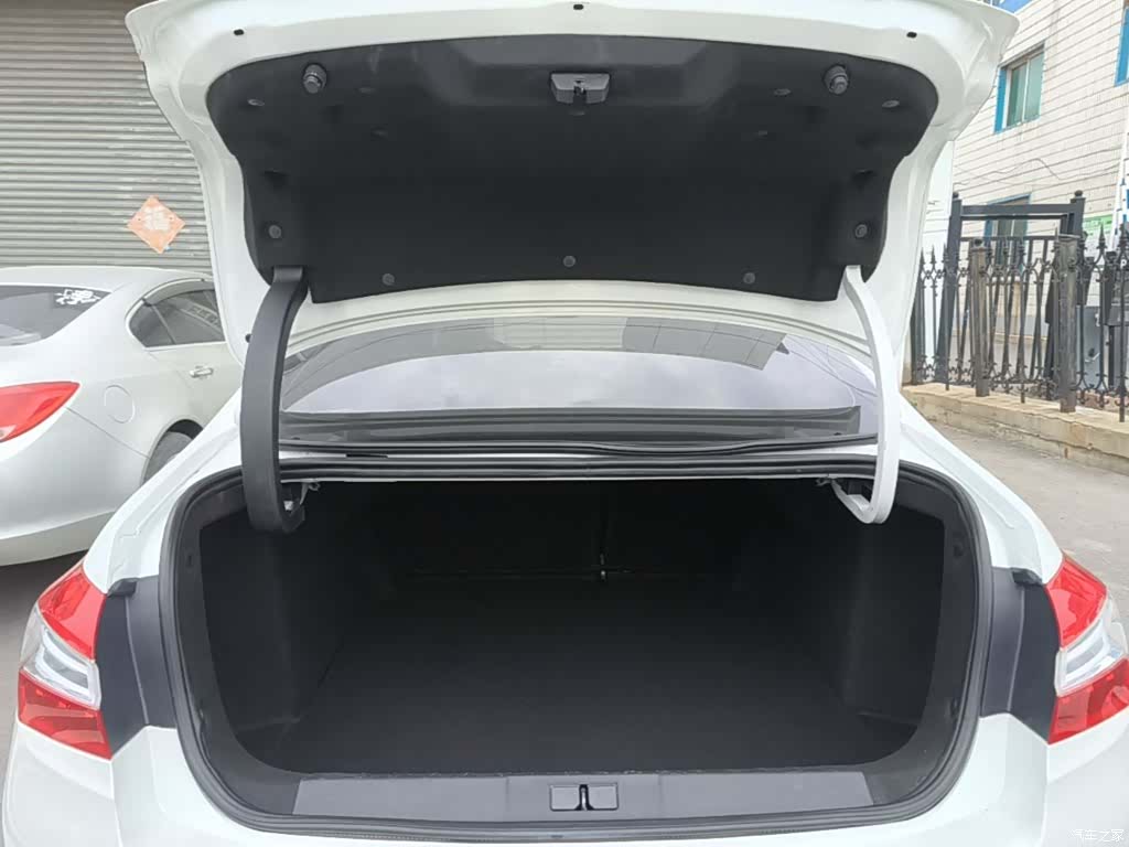 Peugeot 408, 2016 18