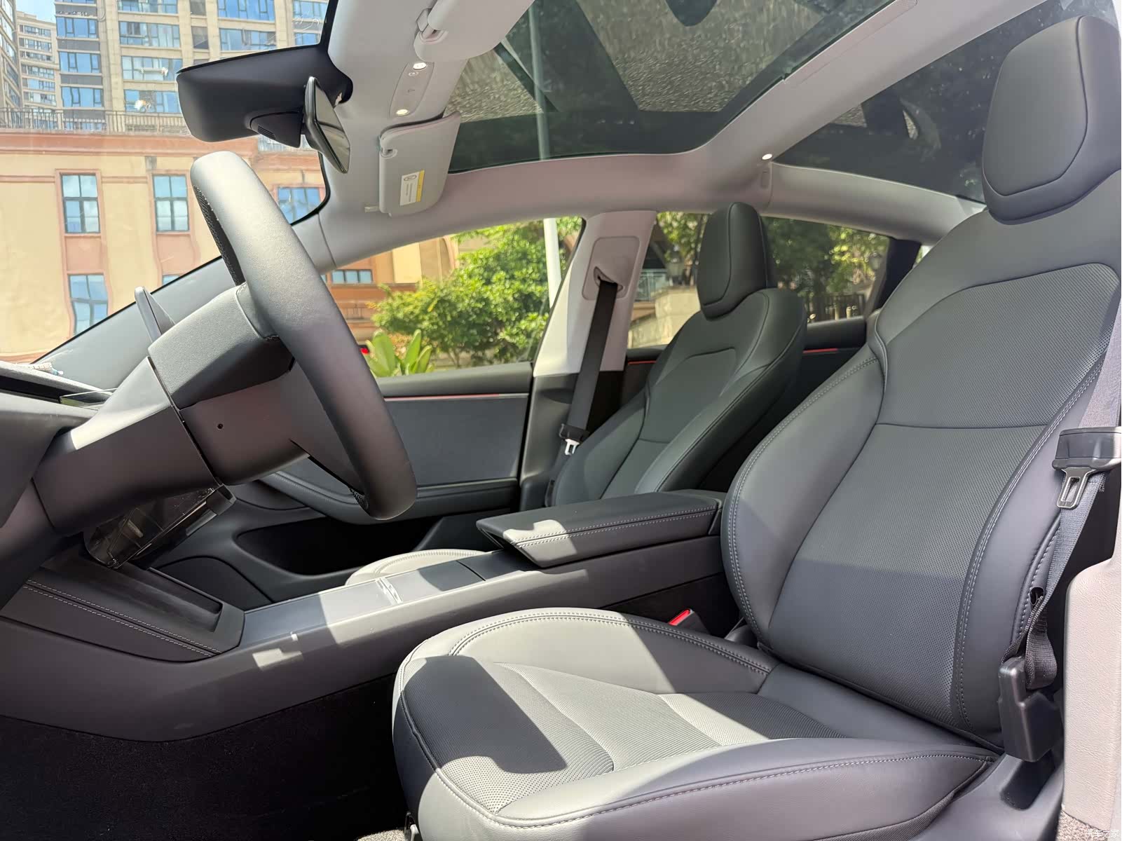 Tesla Model 3, 2025 9
