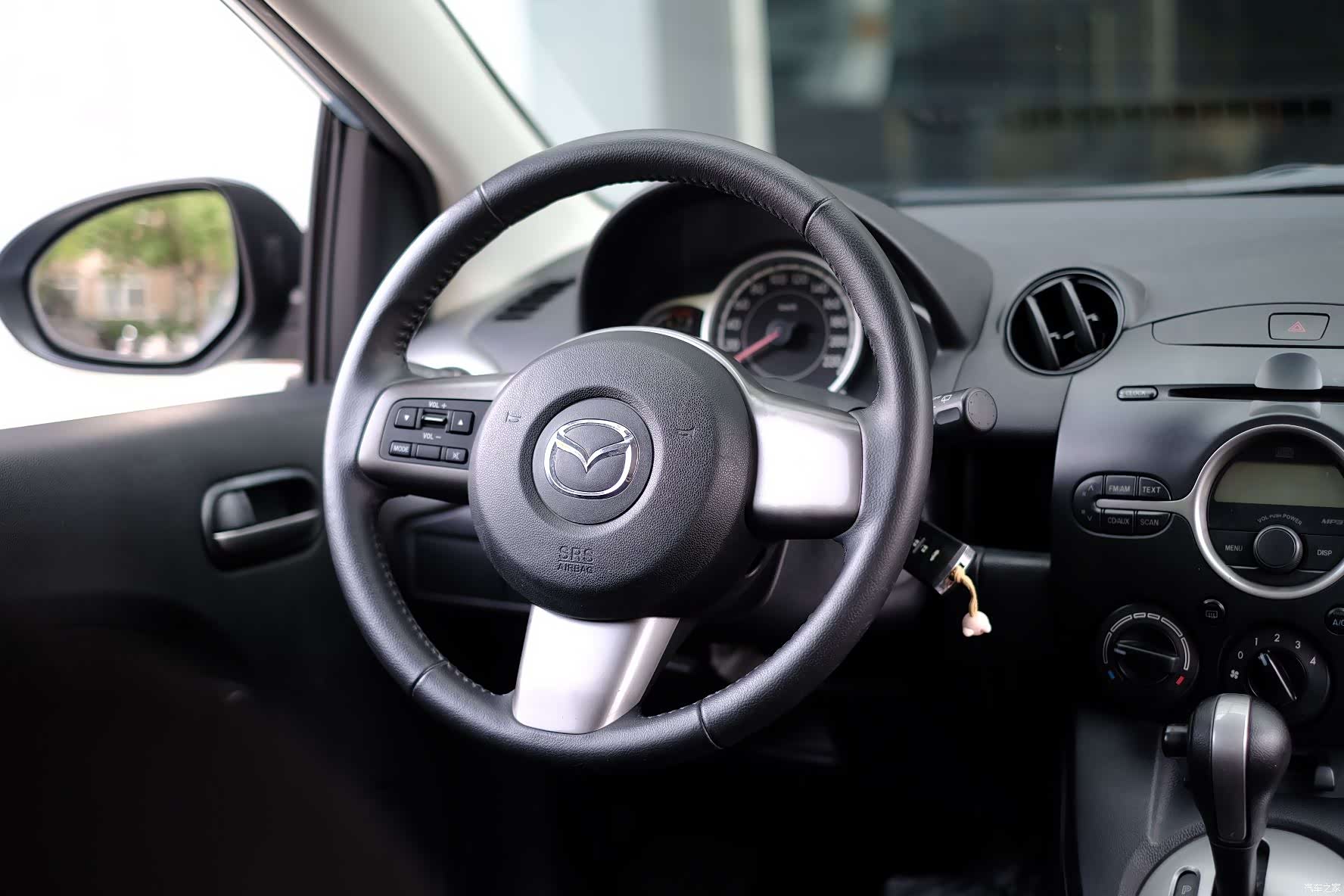 Mazda 2, 2011 39