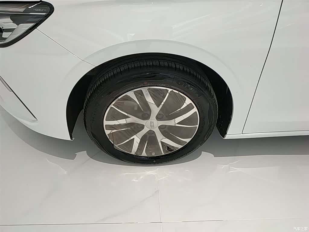 Geely Emgrand, 2026 23
