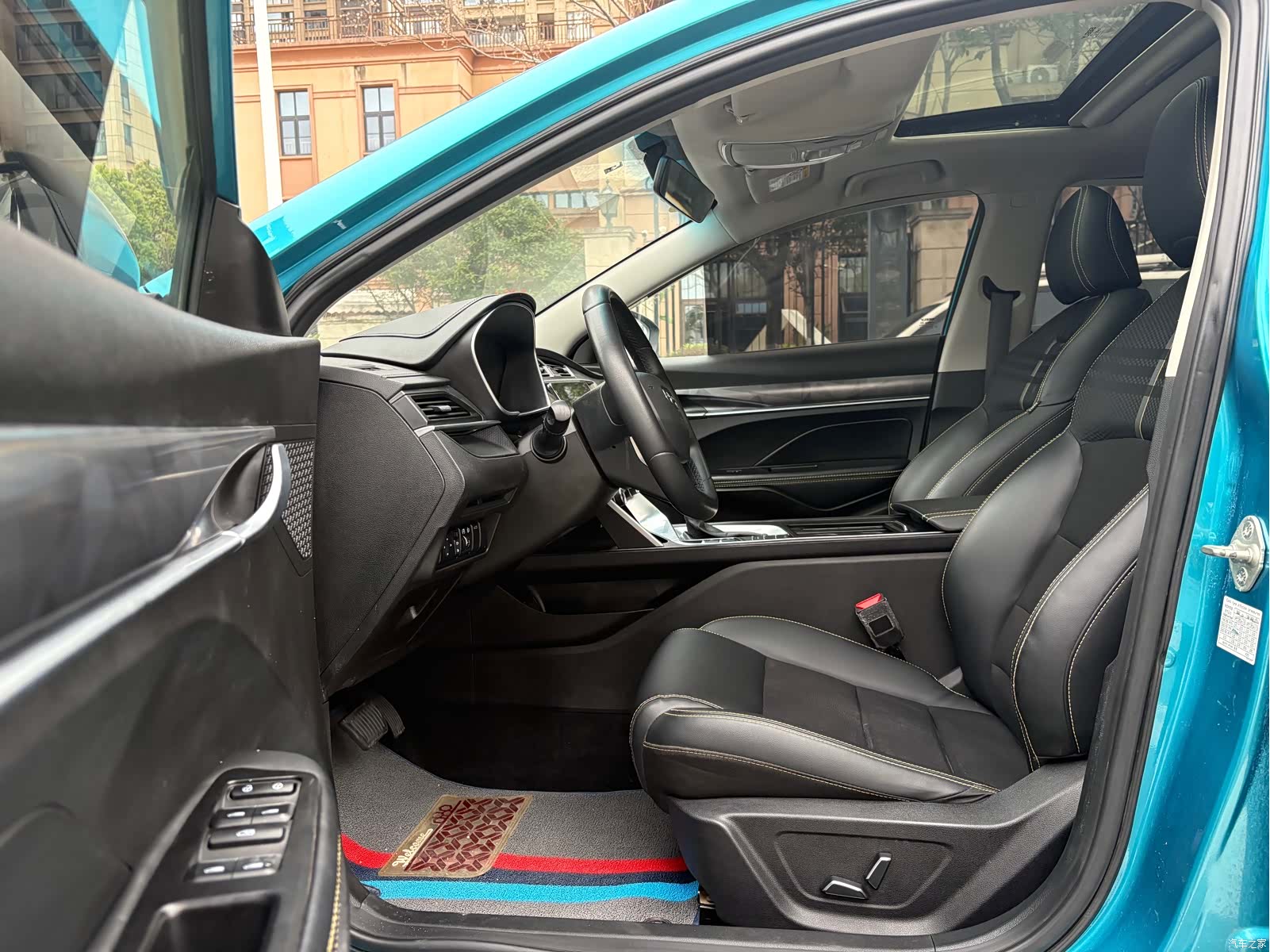Geely Binray, 2022 8