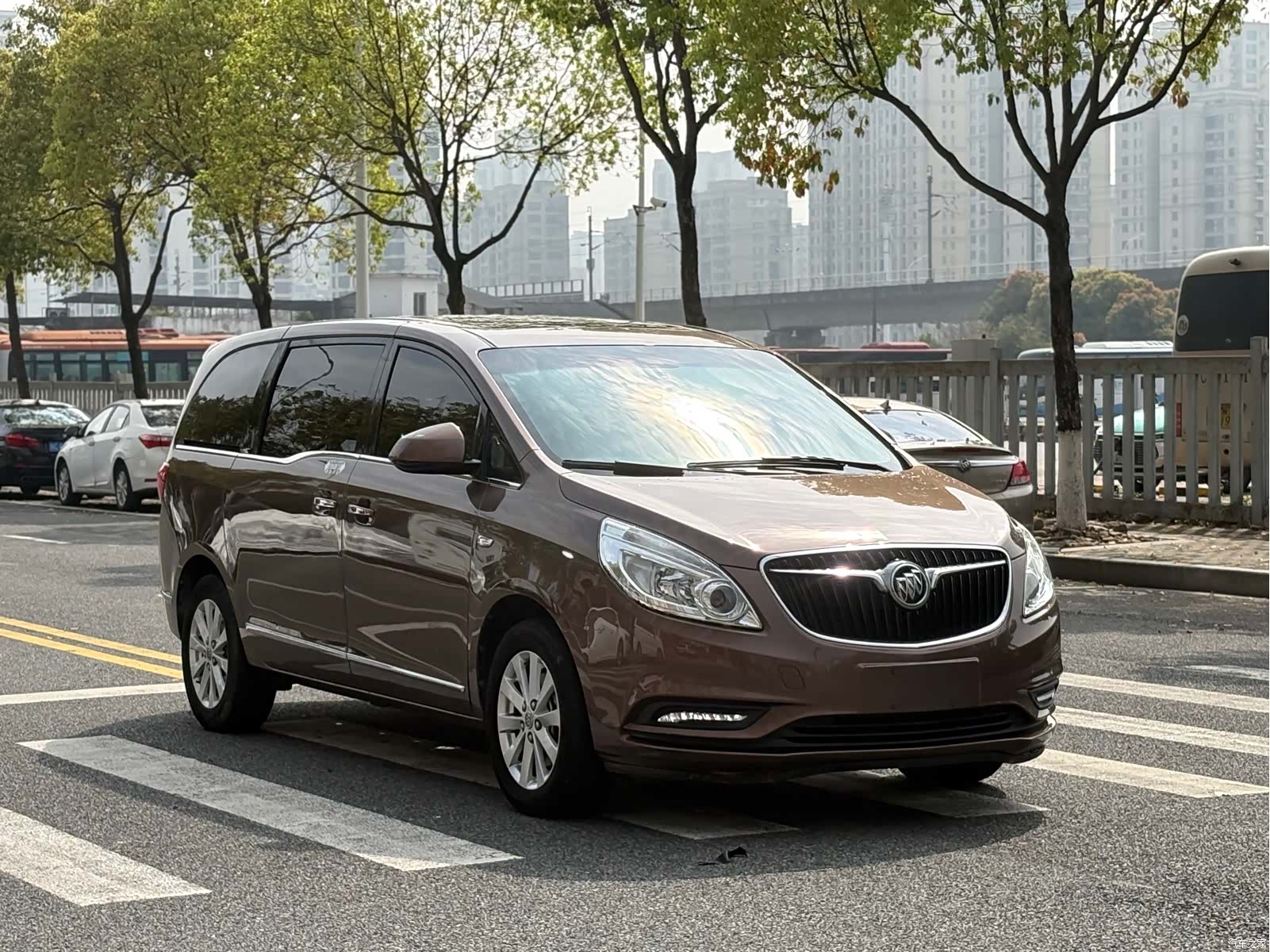 Buick GL8, 2019 3