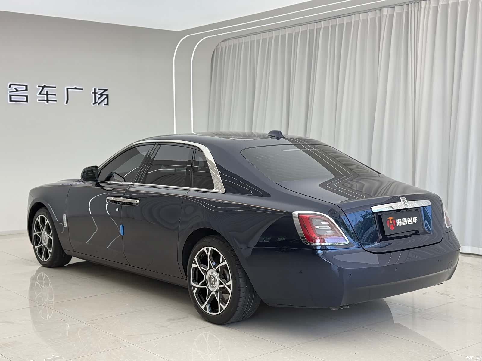 Rolls-Royce Ghost, 2022 4