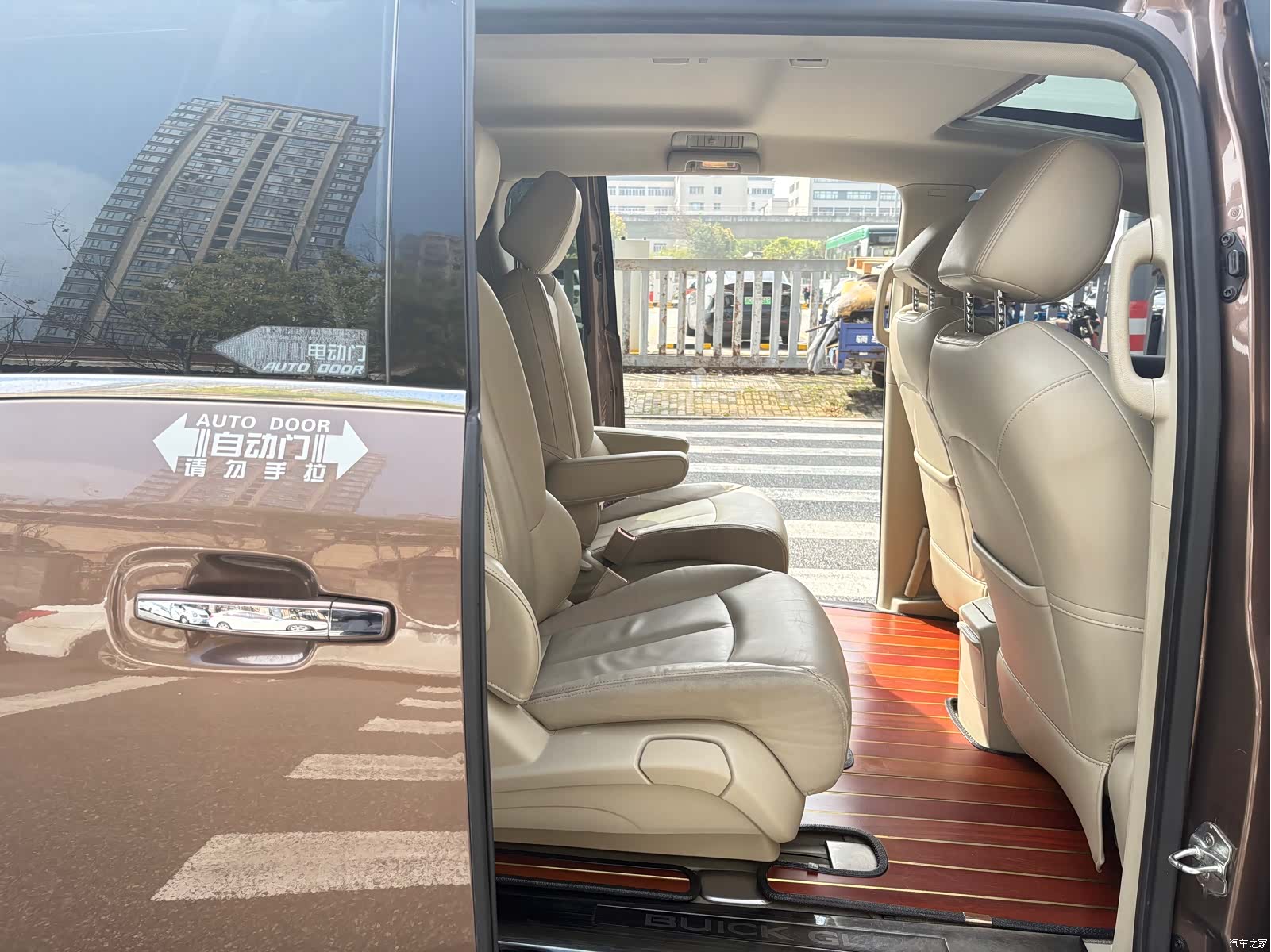 Buick GL8, 2019 9