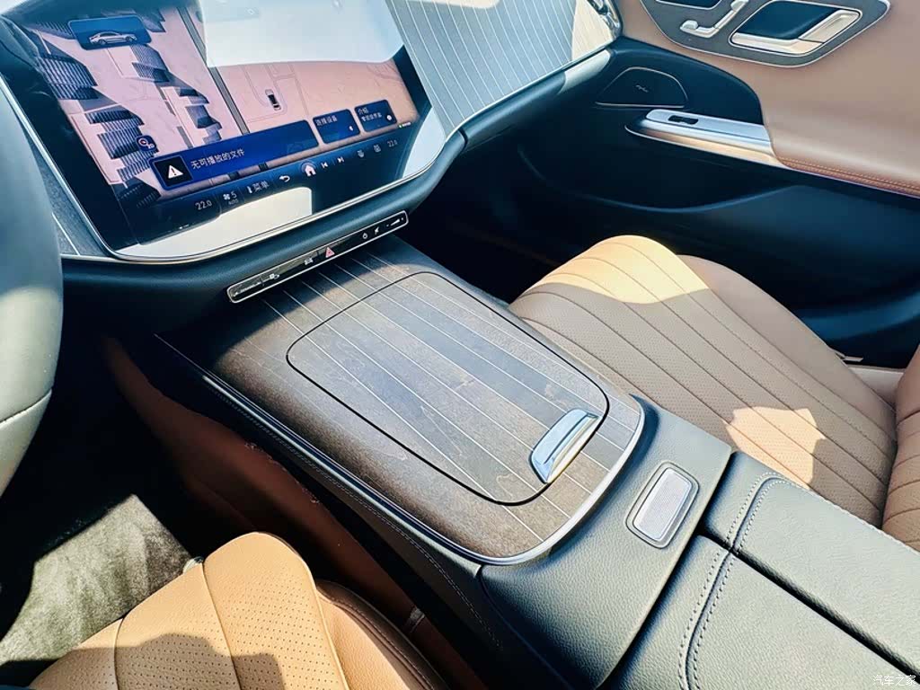 Mercedes-Benz E-Class, 2025 13