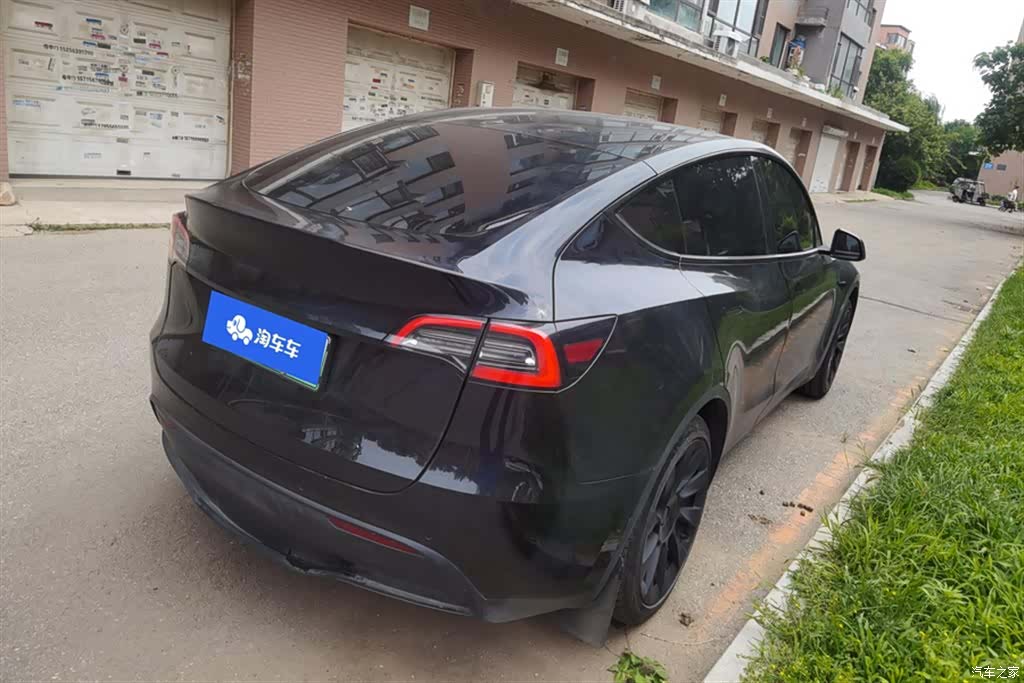 Tesla Model Y, 2023 3