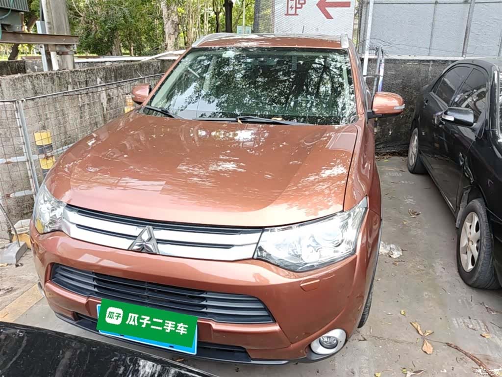 Mitsubishi Outlander, 2015 3