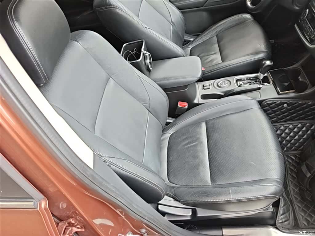 Mitsubishi Outlander, 2015 25