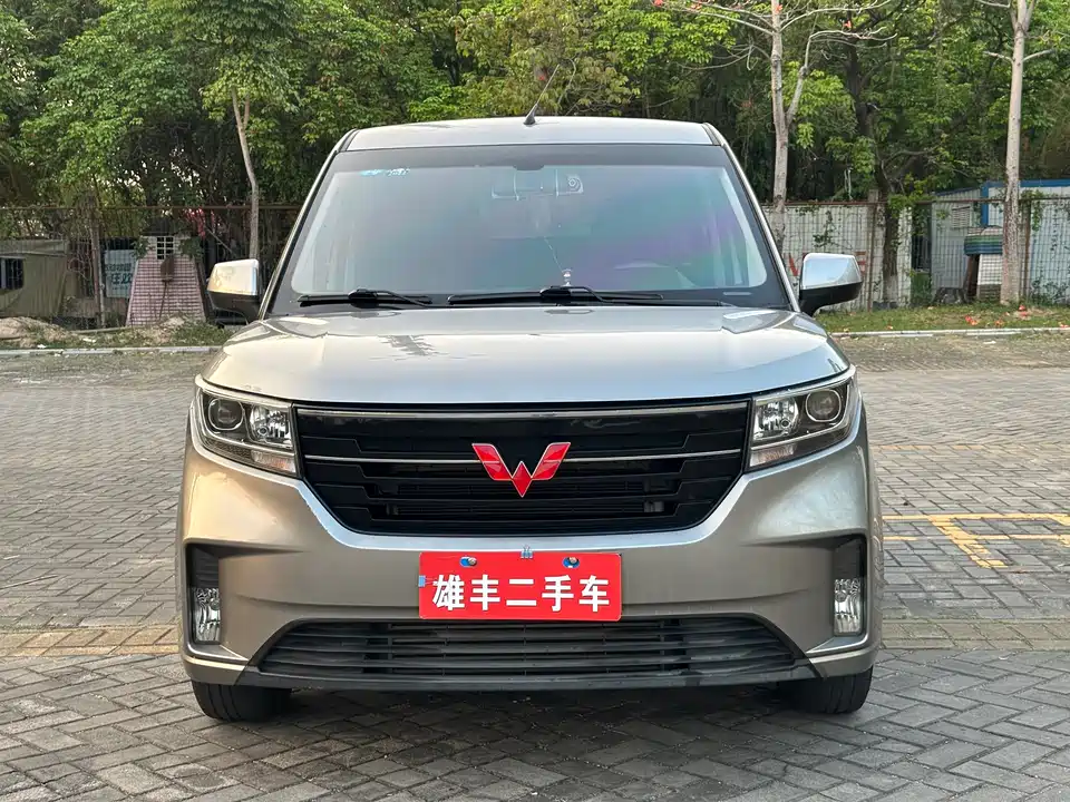 Wuling Wuling Hongguang PLUS