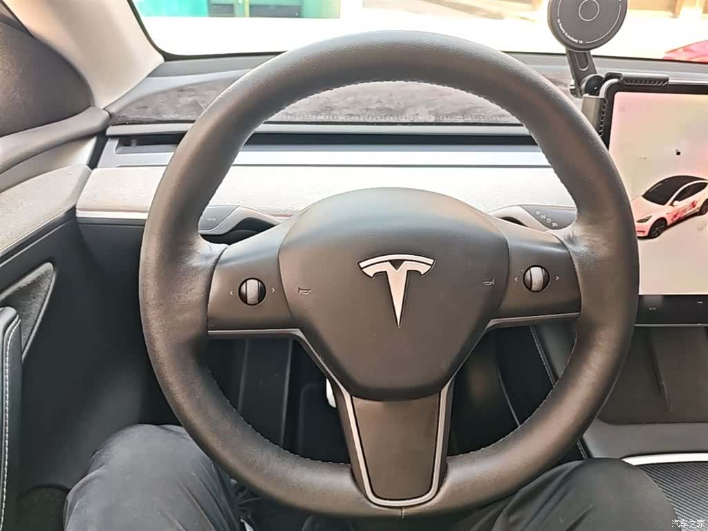 Tesla Model Y, 2024 11