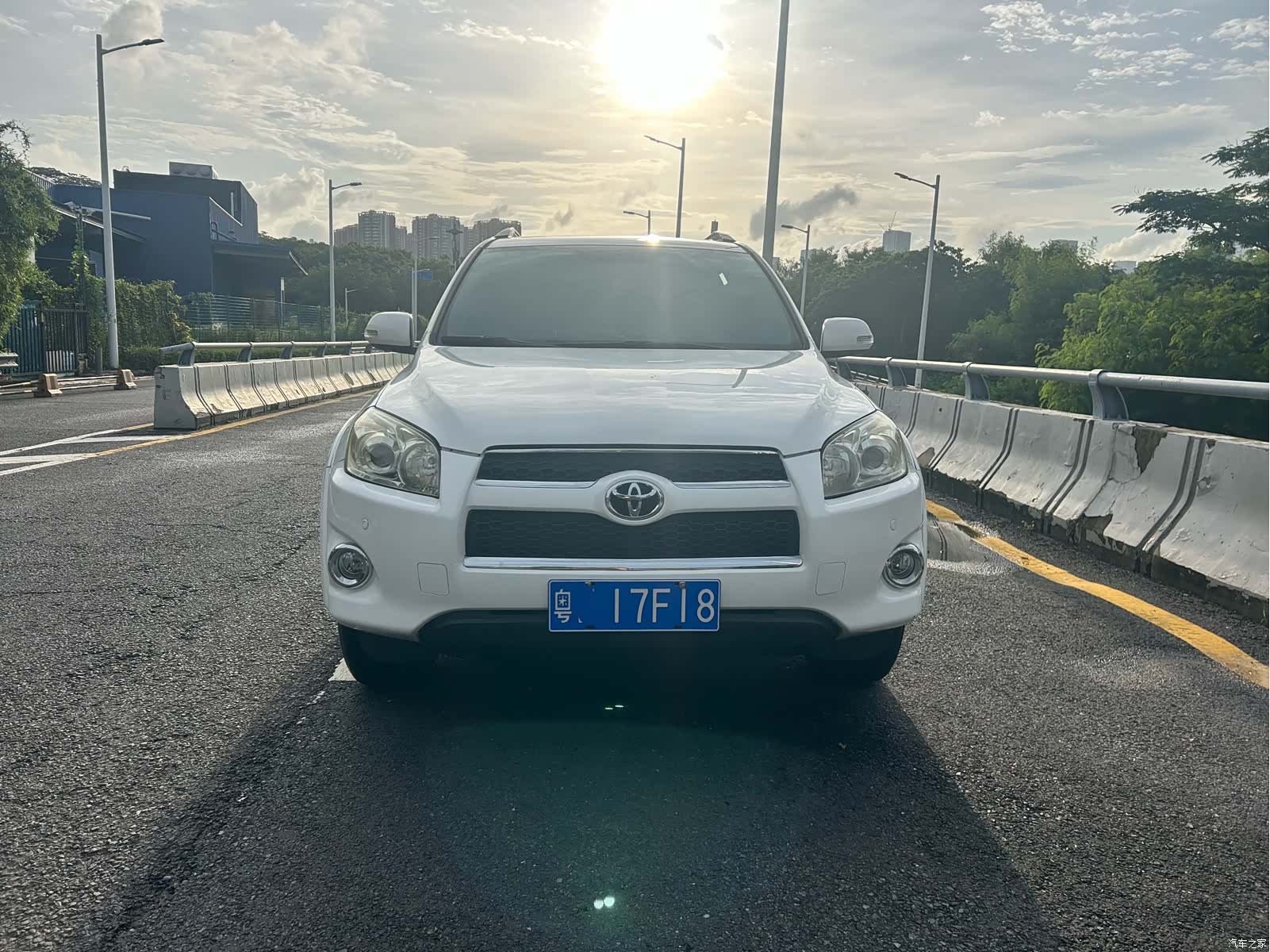 Toyota RAV4, 2011 1