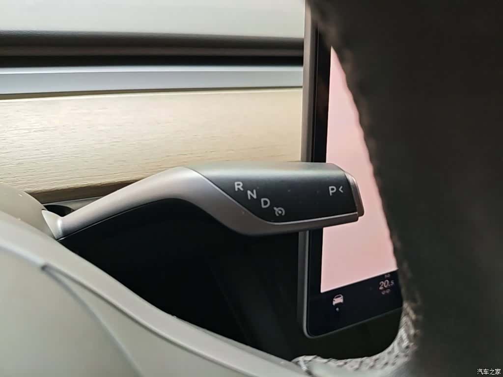 Tesla Model Y, 2022 14