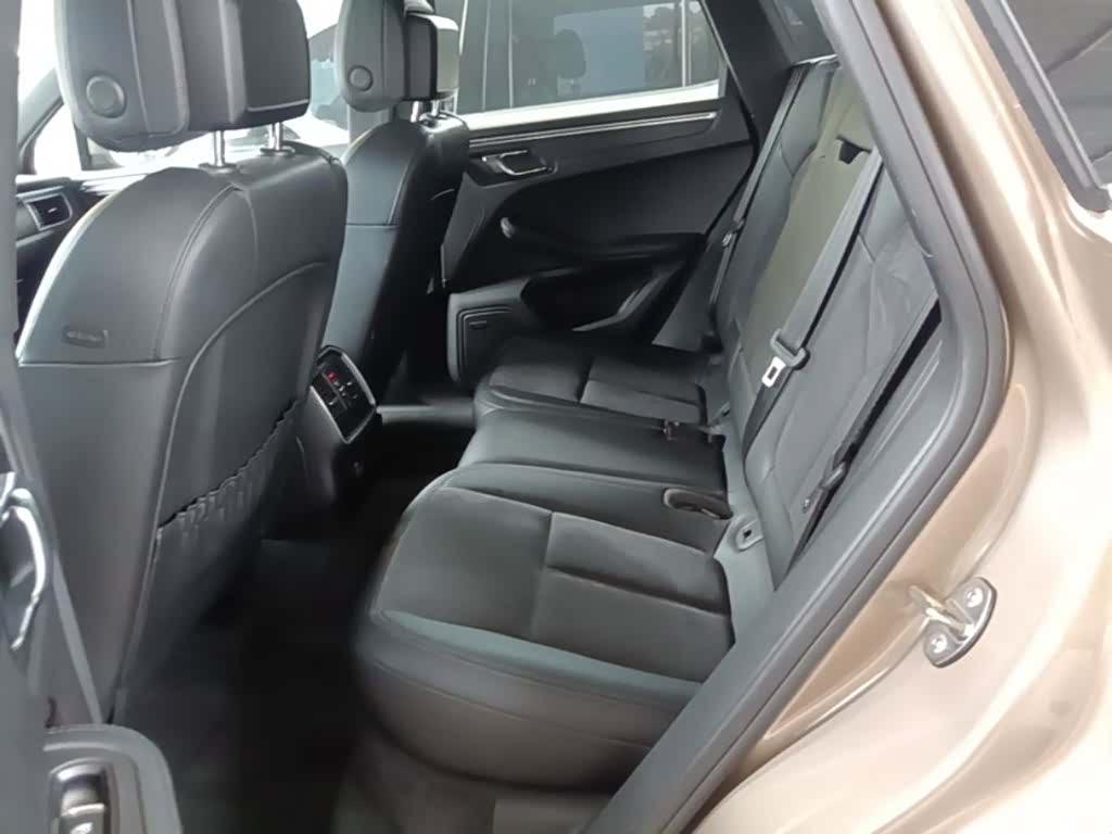 Porsche Macan, 2016 17