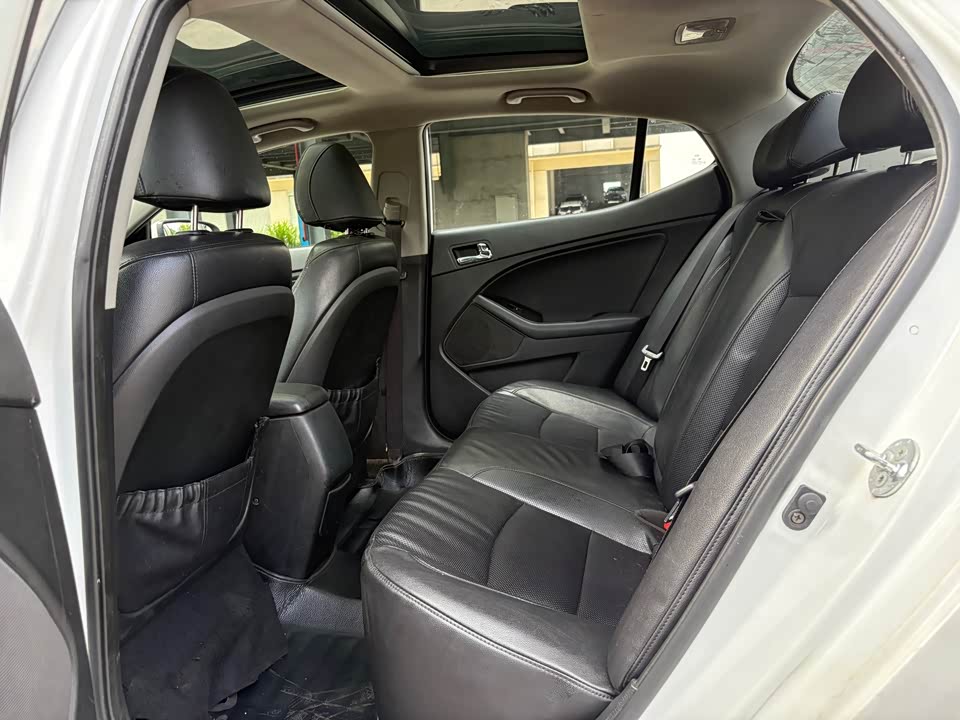 Kia K5 Kia K5