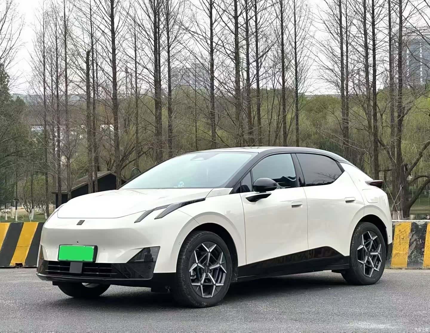 Lynk & Co 02
