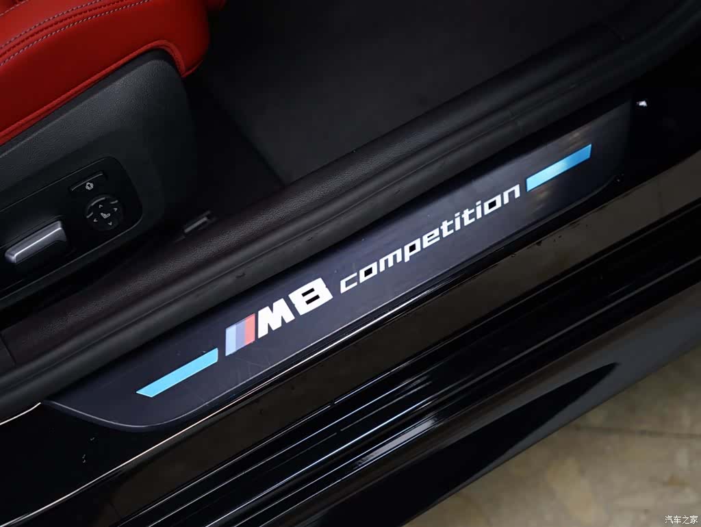 BMW M8, 2022 44