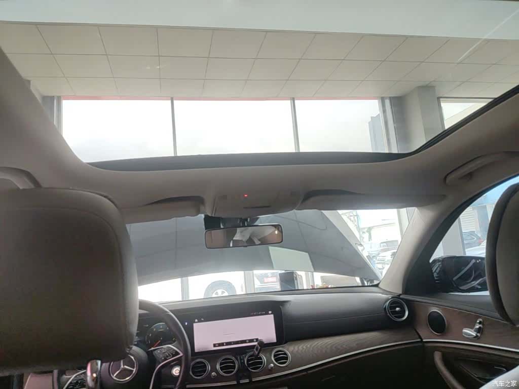Mercedes-Benz E-Class, 2022 18