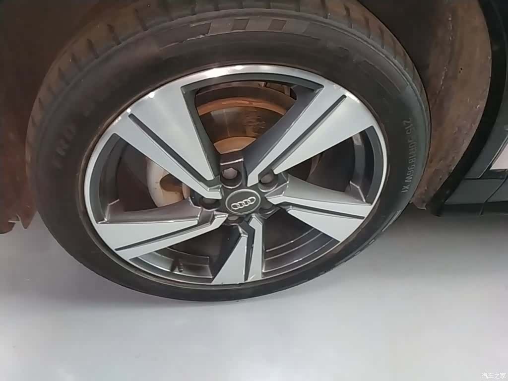 Audi Q2L, 2019 23