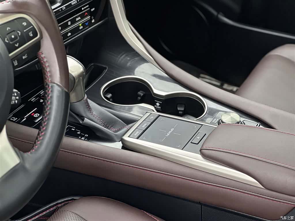 Lexus RX, 2022 13