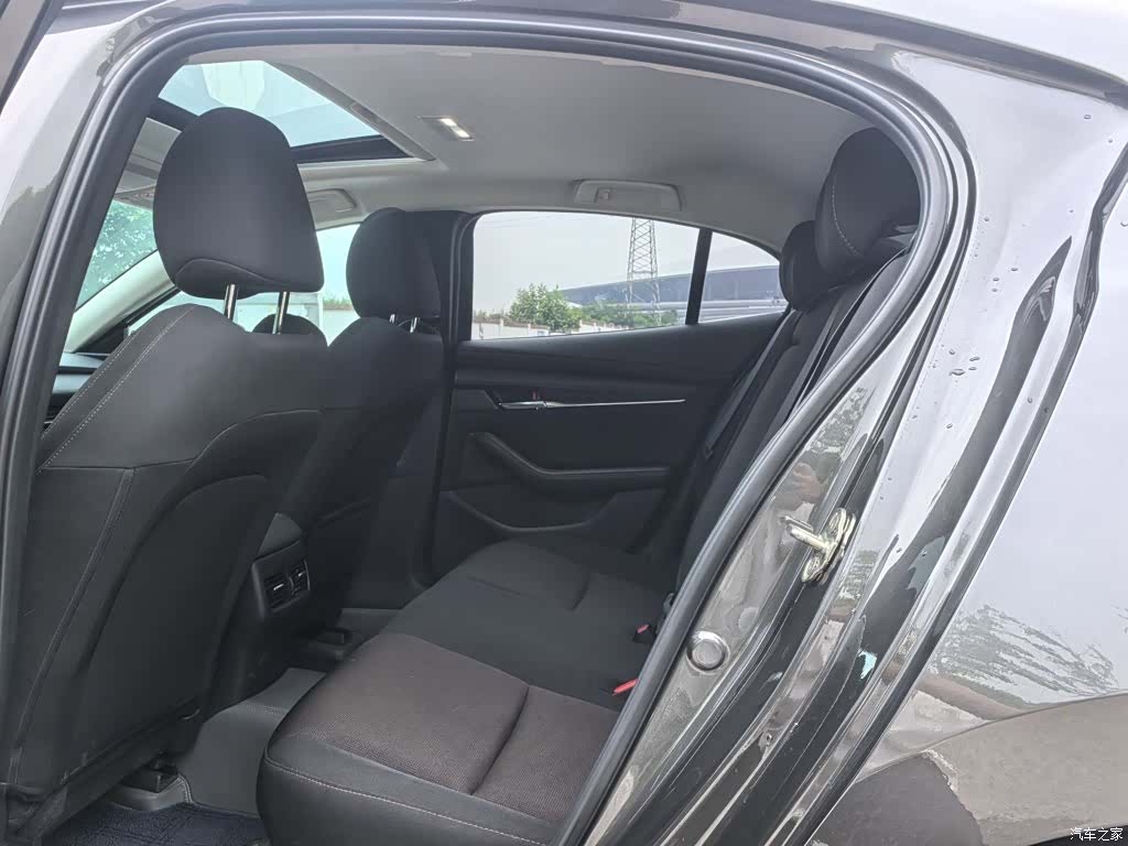 Mazda Mazda3, 2024 21