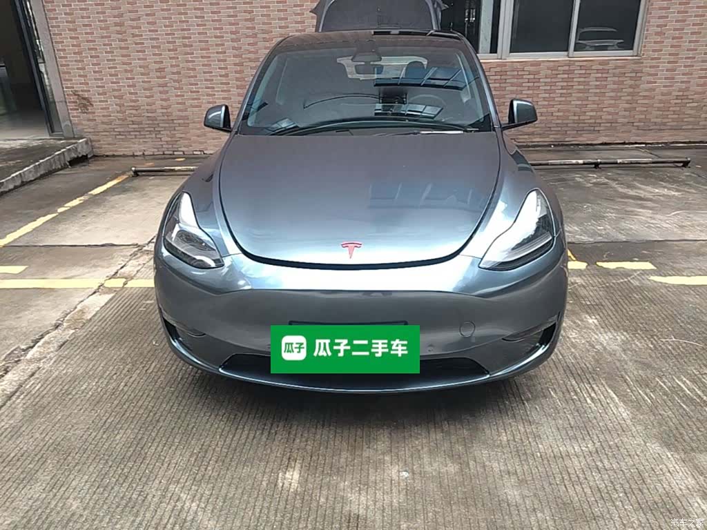 Tesla Model Y, 2021 3