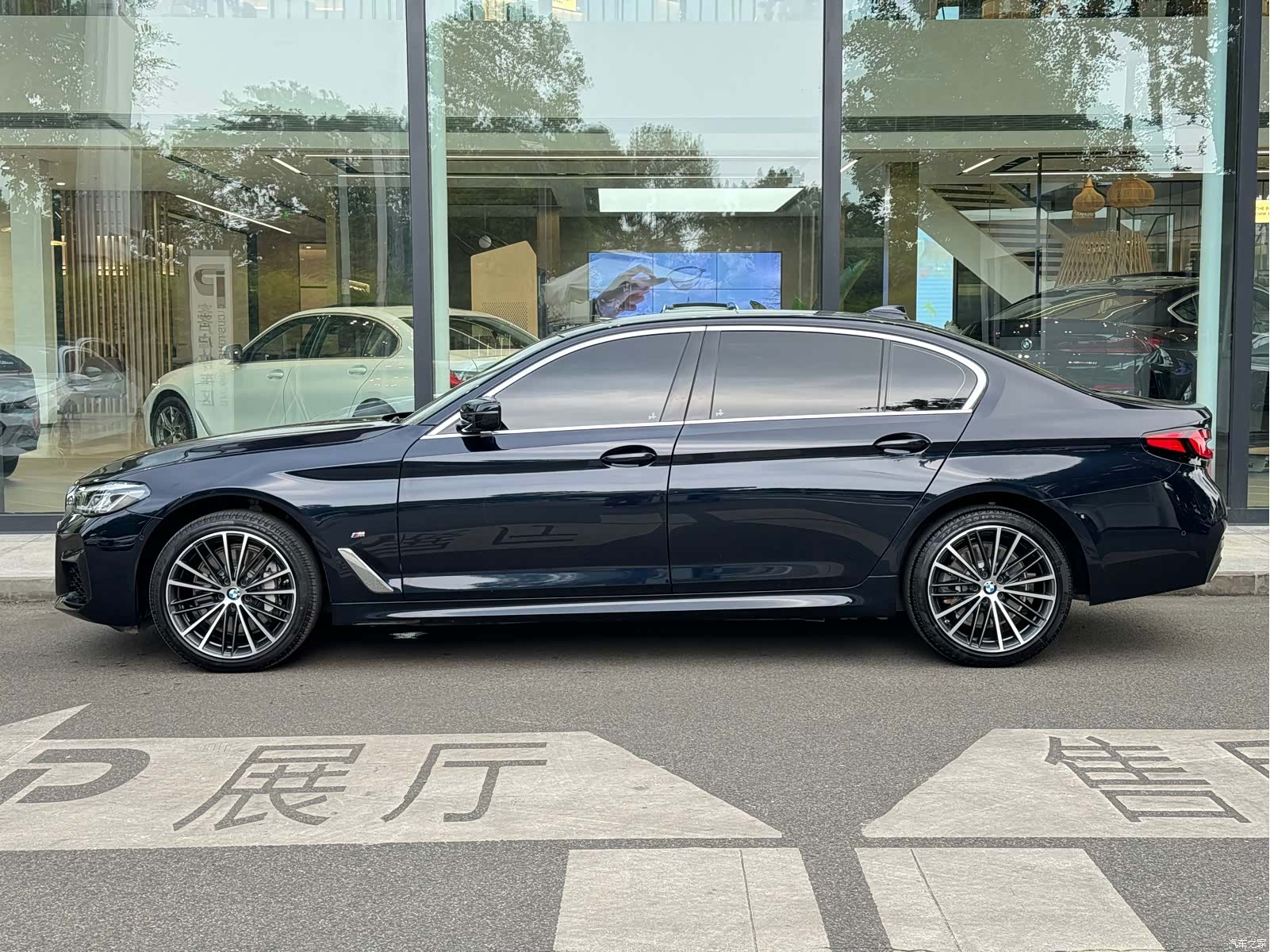 BMW 5 Series, 2023 4