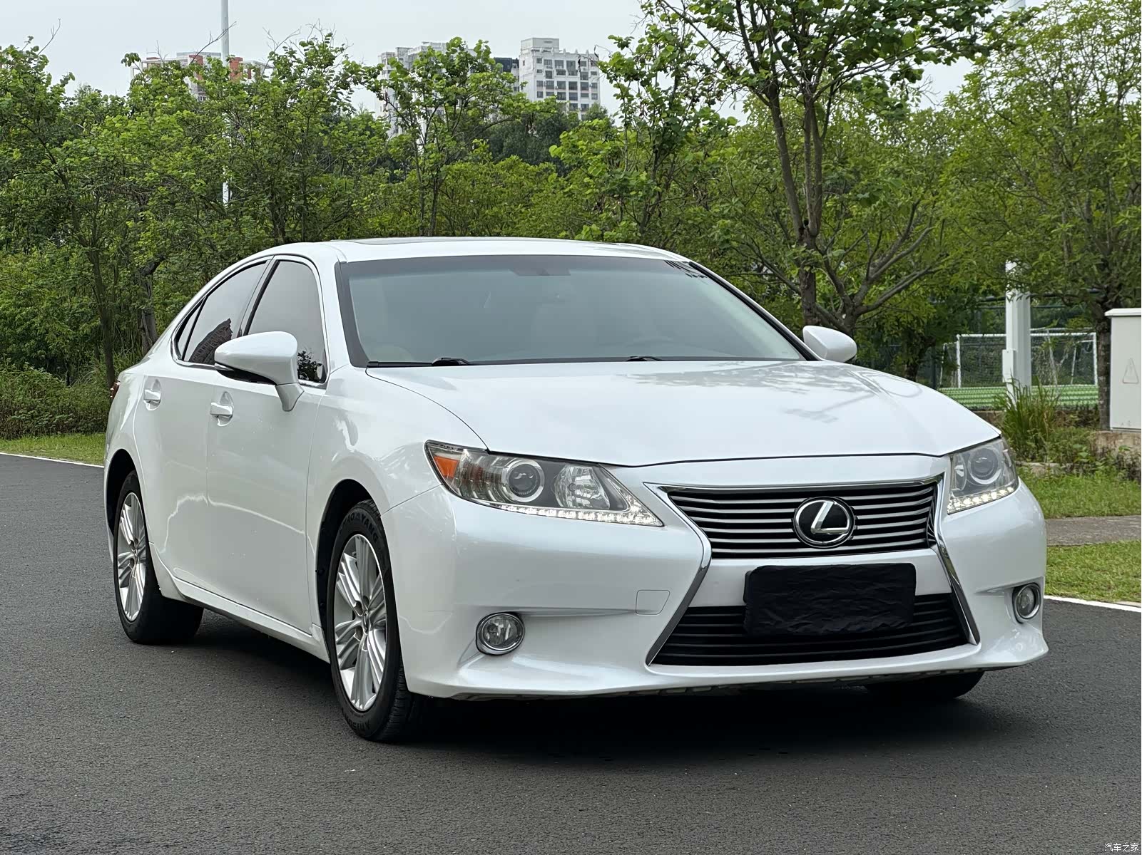 Lexus ES, 2014 3