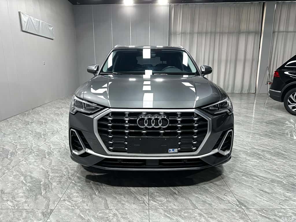 Audi Q3, 2022 2