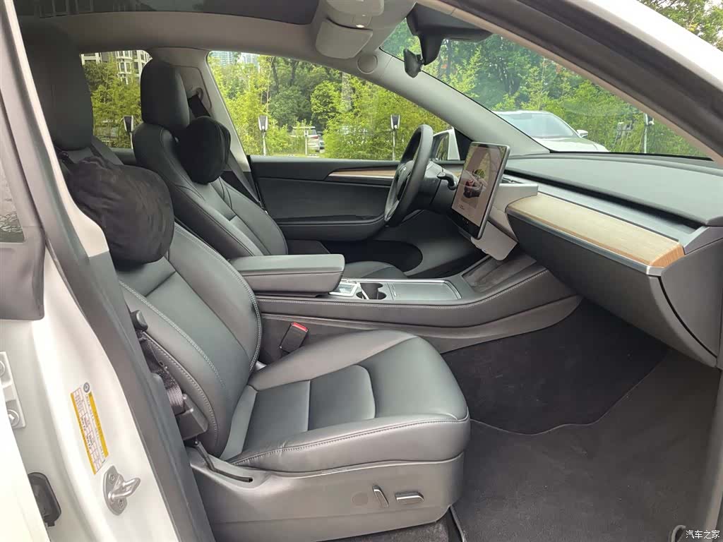Tesla Model Y, 2022 12