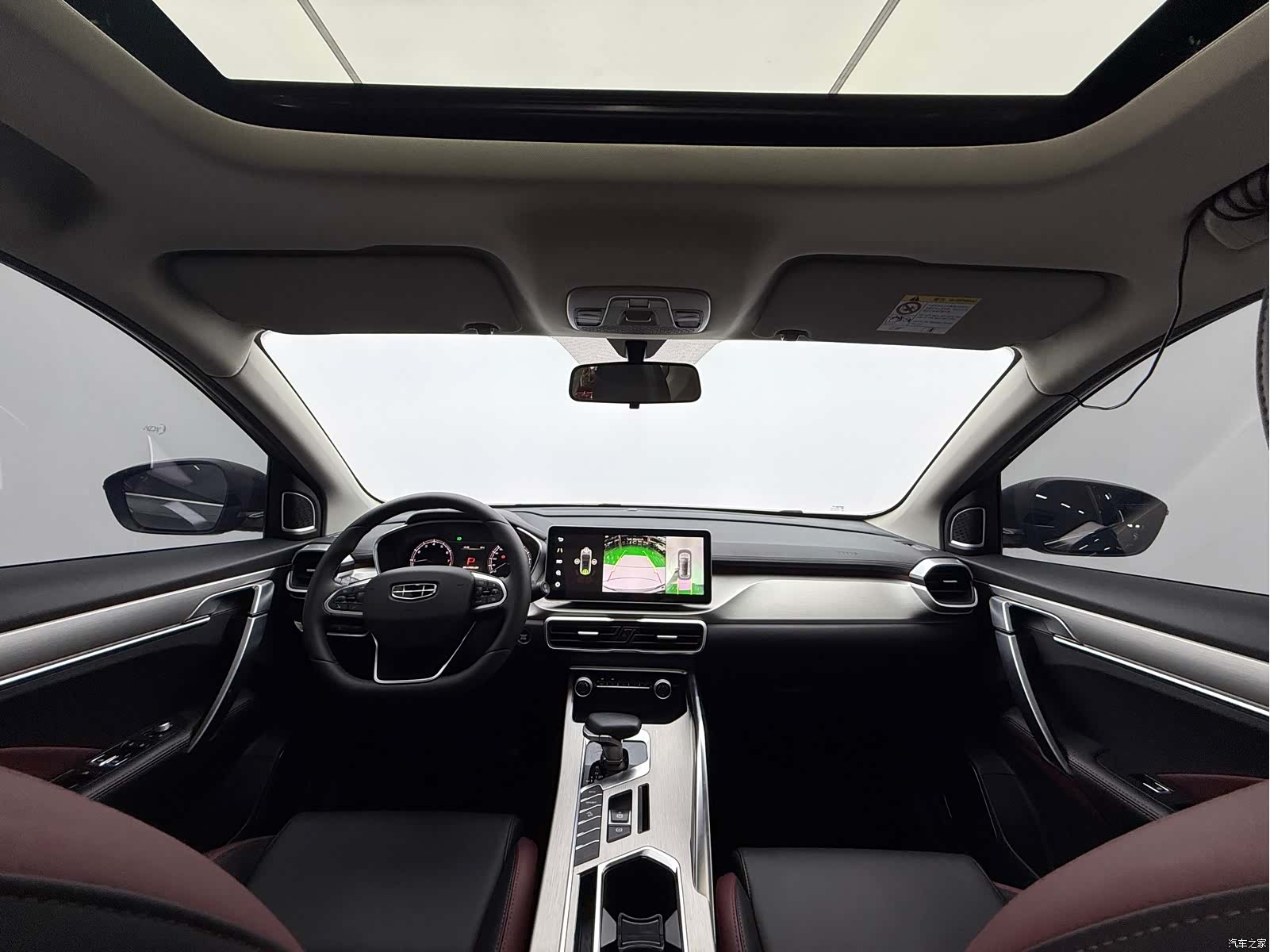 Geely Coolray, 2022 11