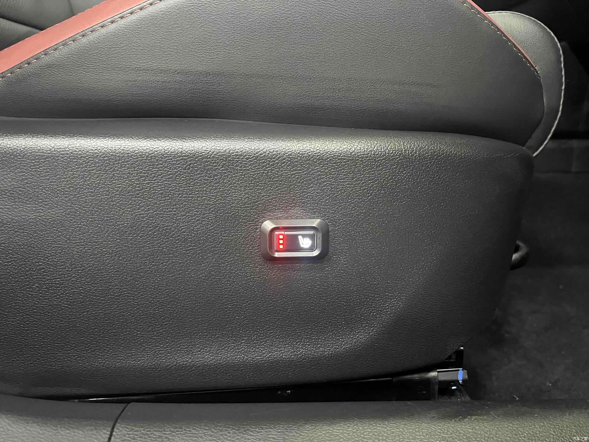 Geely Coolray, 2022 11
