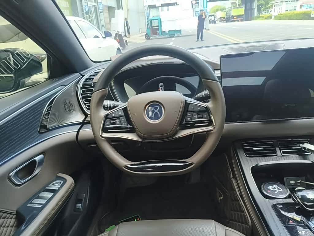 BYD Han, 2023 11