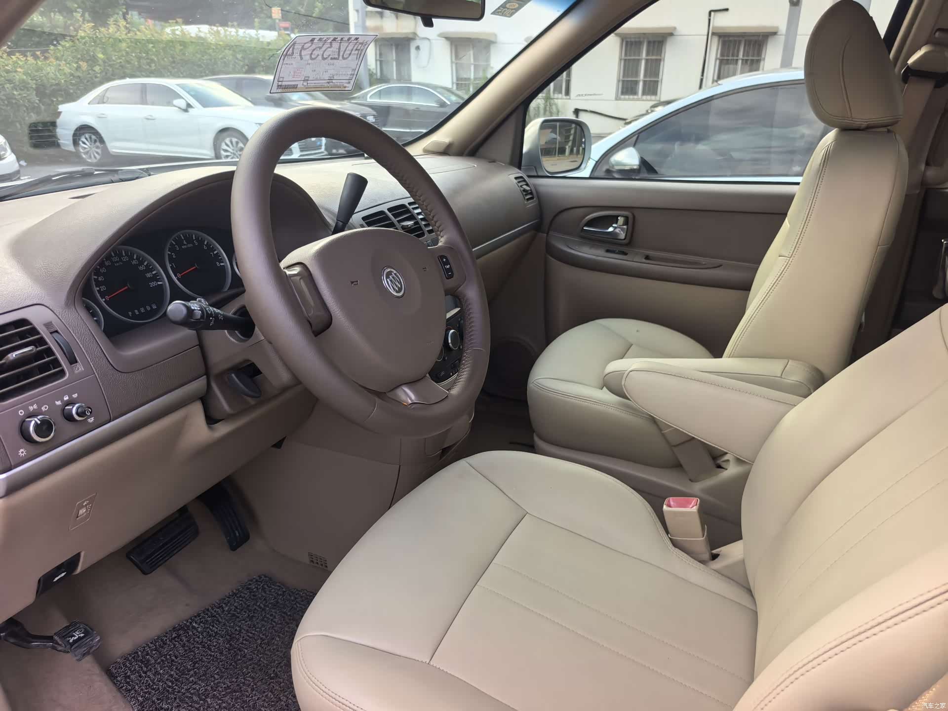 Buick GL8, 2013 20