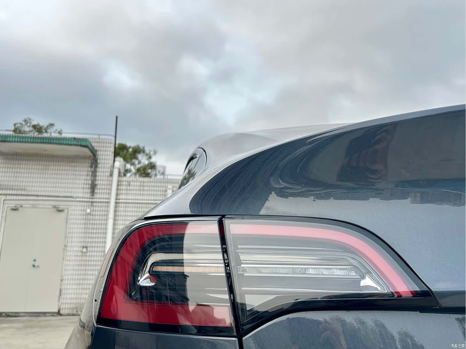 Tesla Model Y, 2023 17