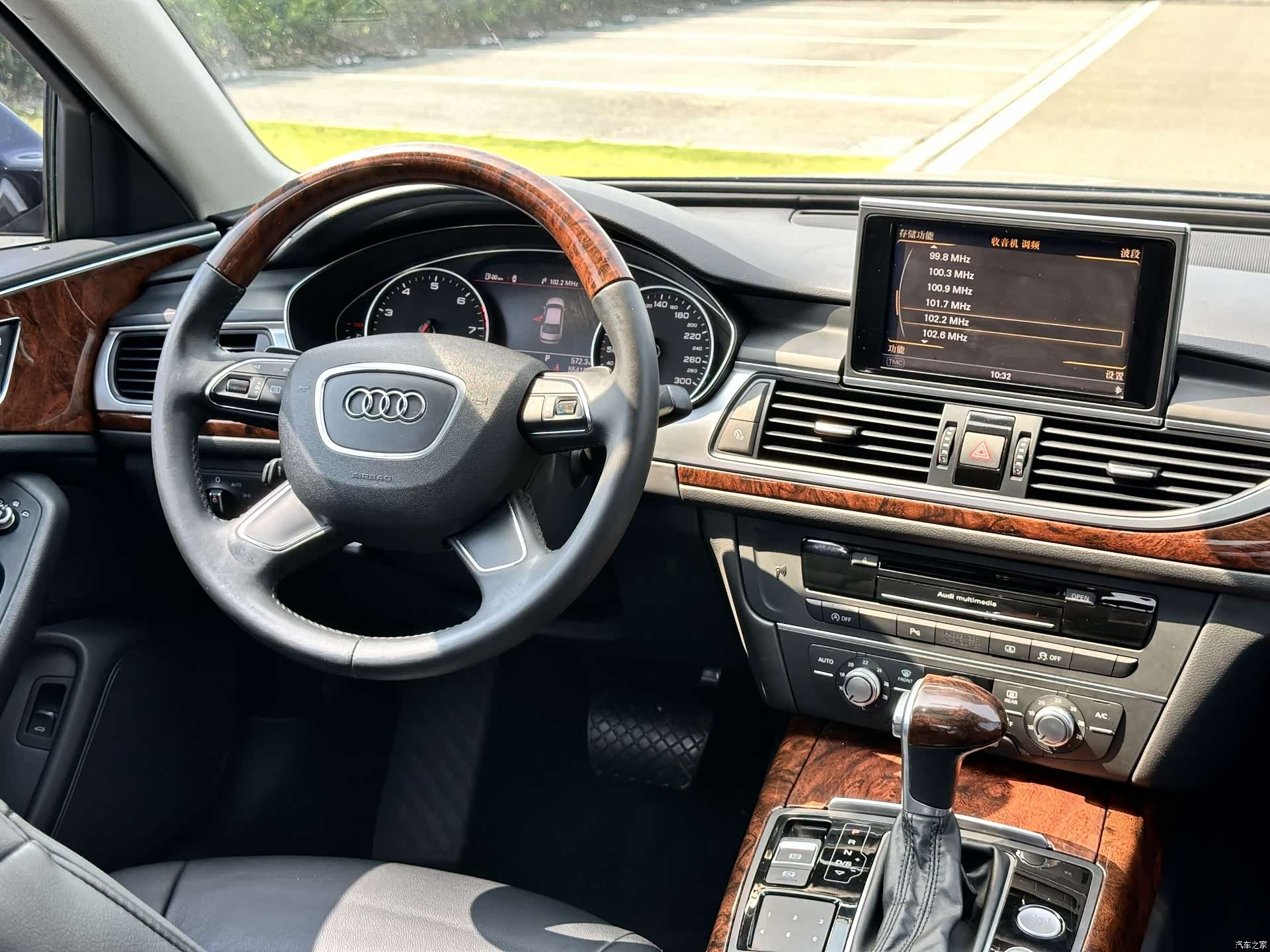 Audi A6L, 2015 9