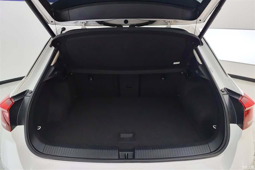 Volkswagen T-ROC, 2022 4